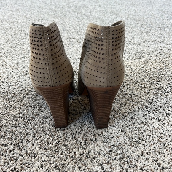 Vince Camino Kainan booties, size 7.5 - Picture 3 of 3